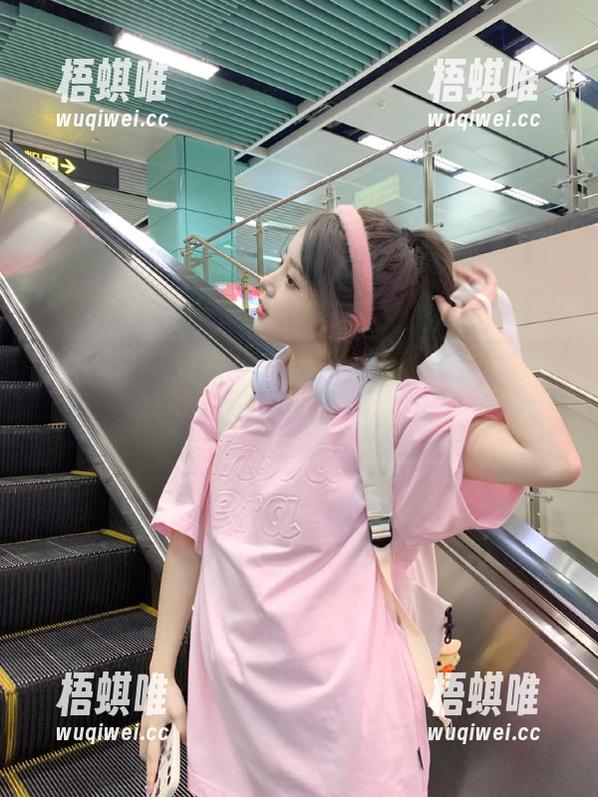 吃瓜成本归零，“www.17”带你体验“免费”八卦的乐趣！