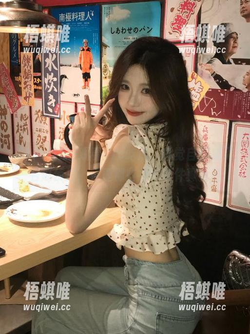 观看17c吃瓜，感觉自己成了一名瓜侦探，推理那些神秘事件真有趣！
