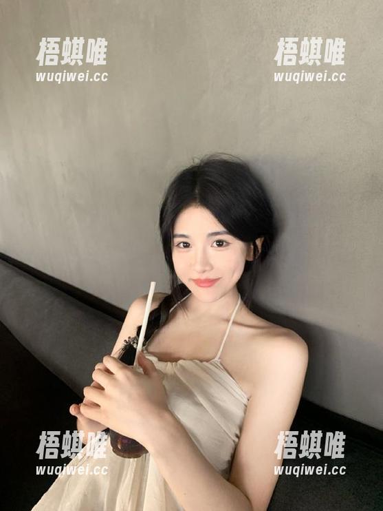 “17c吃瓜”的“传送门”居然可以带你从无聊到吃瓜大神，不知道上面还有啥啊？！