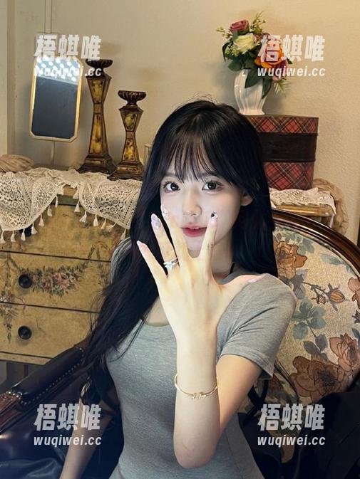 17c吃瓜 在“17c吃瓜”网站,咔嚓一声,瓜就上桌!