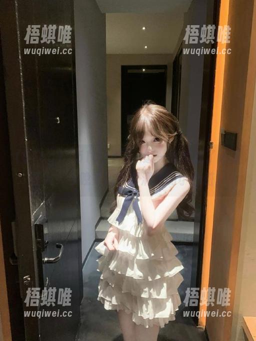 “51cg4”：逛一圈就成了资源狂人，今晚要用它填满我的小心脏。