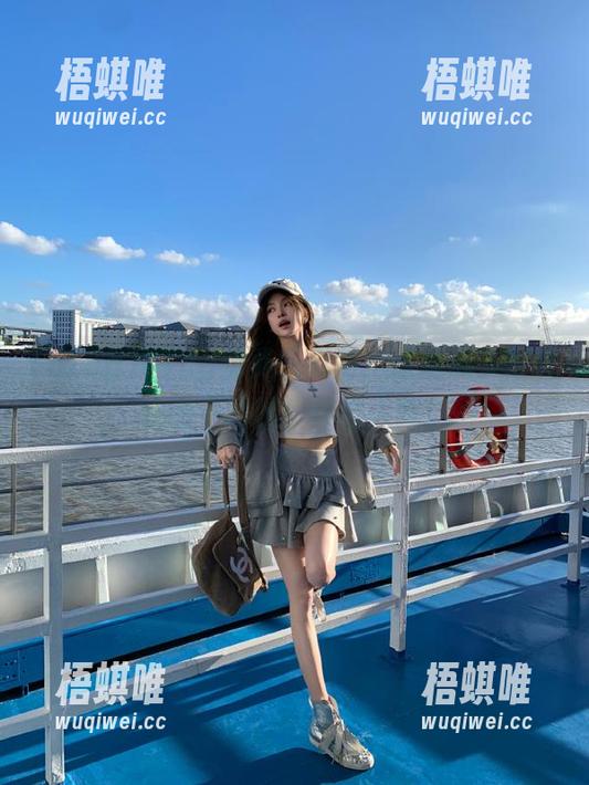 51cg免费吃瓜网：这里瓜多得让你搬不动腿！伴君入眠！