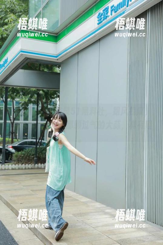 登录51黑料社，跟风找瓜，结果看到了自己那颗过气的大蒜，真有趣。
