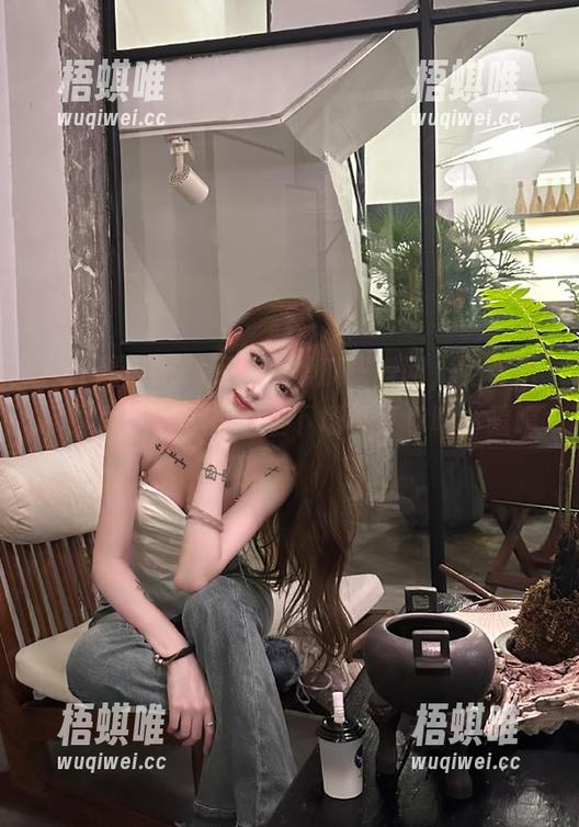 51黑瓜吃料网，免费送瓜！你就当我在这里下场小红包吧，嘻嘻～