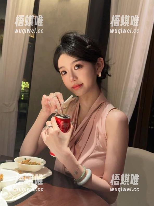 火速链接到56吃瓜的“王”，他那种姿态，简直让人心怀不轨就是了…
