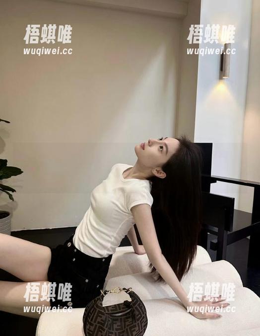 手握91吃瓜导航，无需隐藏，黑料爆料乐章正在上演！