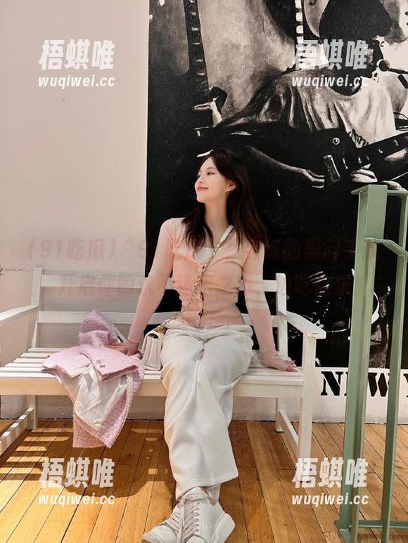 “91吃瓜”，老练的黑料手册，开启你的永不迷路之旅，边吃边乐！