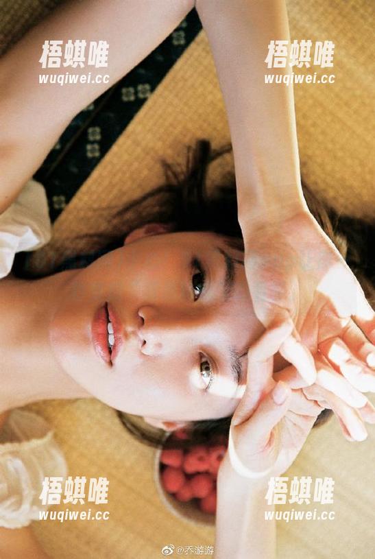 小心！91黑料网app让你一秒变成“深思熟虑”的看客。