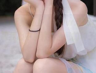 苹果版上‘www.51cgfun’的瓜，跟我心中那颗不争气的种子，有得一比！