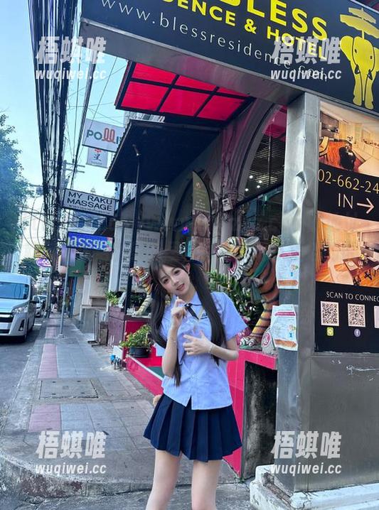 www.tttzzz.com的地址就藏在生活的缝隙里，真让人无从抵挡的诱惑。