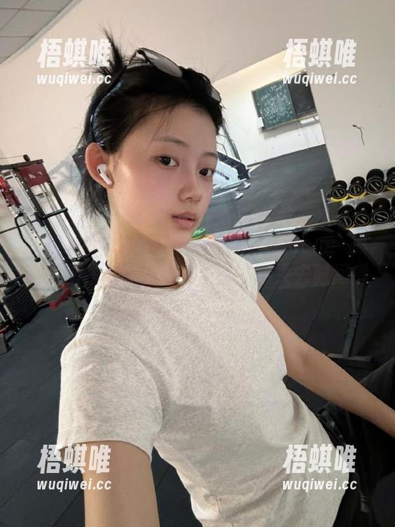 www.tttzzz.com：揭秘无聊生活的入口，让人一秒失去时间感