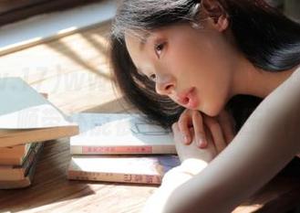 www.17App：吃瓜的时候，顺带还能被一些八卦压到！