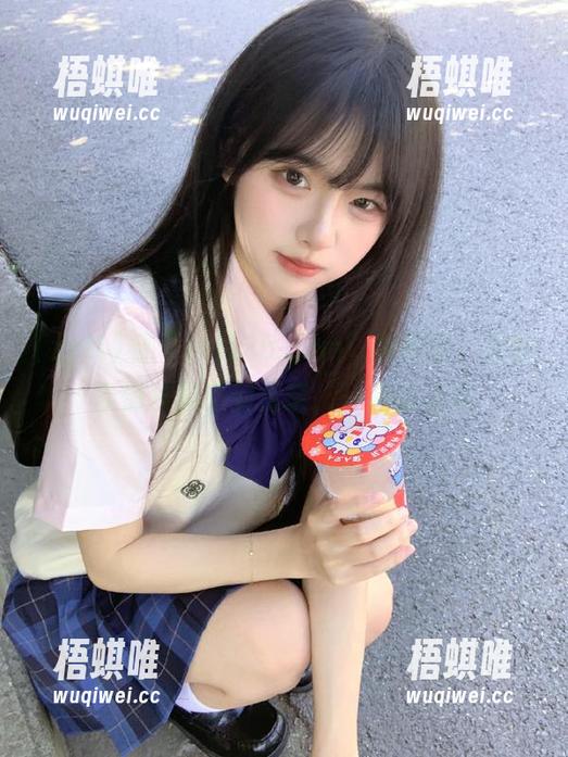 zztt 看“zztt35.ccm”视频时,我的表情从疑惑到无奈,一路过山车