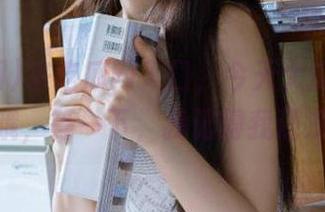 来吃瓜网入口，今天大瓜实时在线……哦，等一下，我记得我还没喝水。