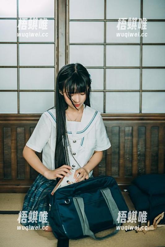 吃瓜网苹果版：优雅的停留在每一个悬疑瞬间，无法自拔。