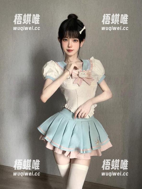 吃瓜聚集地 观看这出戏,我现在就是“吃瓜聚集地”的专属评论员,狗粮飞起来吧!