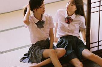 偶尔翻翻爆料吃瓜网51，网页像一杯鸡尾酒，泡沫与色彩交错，真有意思！