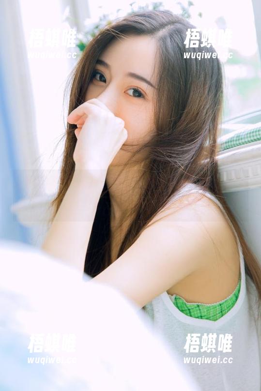 一边刷黑料不打烊网页，一边嚼着瓜子，日子真不错。