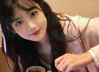 深夜继续追，下载“zztt45.su黑料不打烊”，宛如黑暗中透进了一道光。