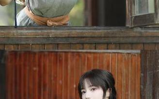 穿越朱红色的八卦云，“黑料吃瓜网站”永不迷路，瓜香四溢