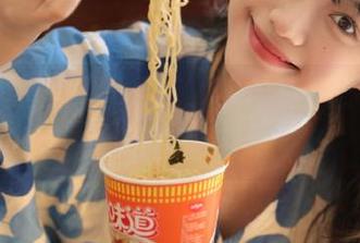 黑料吧导航，让你在八卦世界里随意遨游